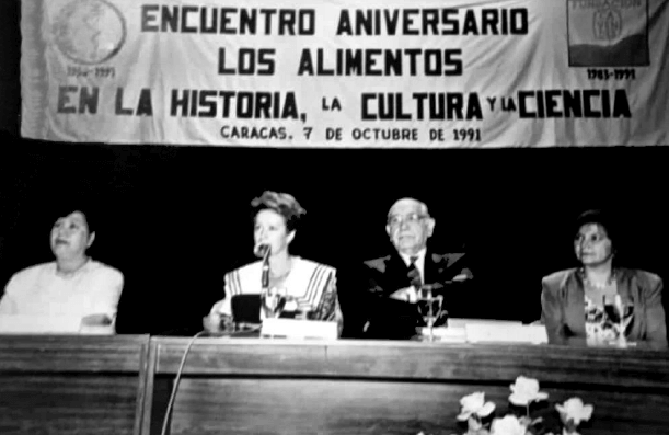 Ecuentro Aniversario. Organizado por la Escuela de Nutrición y la Fundación CAVENDES. 1991.